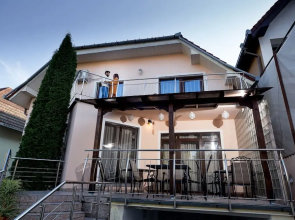 Flora Luxury House