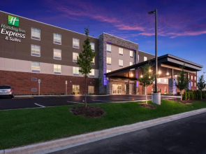 Holiday Inn Express & Suites Chicago - Hoffman Estates by IHG