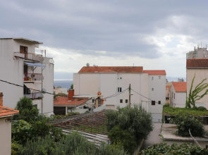 Apartments with a parking space Split - 19039