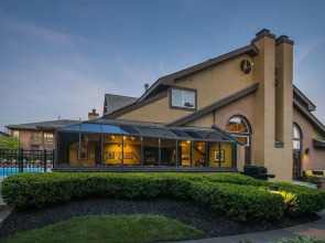 Cloverleaf Suites Columbus