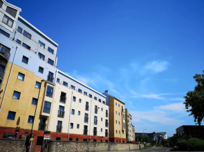 Higher Living - Professional Southampton Apartment