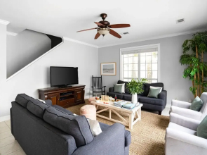 Polly by AvantStay Stunning 7 Bedroom Haven w Pool Pool Table