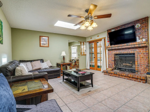 Pet-friendly El Paso Home ~ 9 Mi to Fort Bliss!