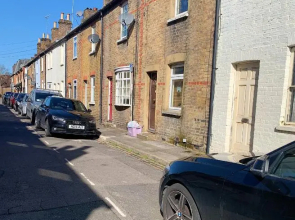 Cosy Central Windsor House Sleeps 4