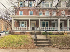 Roomy Lancaster Home: Walk to Dtwn & Hospital