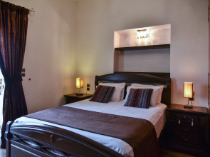 Iraklis Studios & Apartments