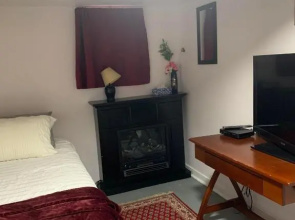 Quaint & Cozy Accommodation