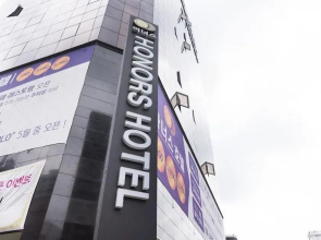 Honors Hotel