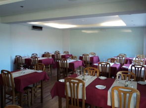 Parque Mourabel, Oasis Village, Pe do Lago