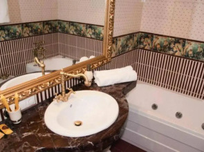 Отель «Роял Сити»