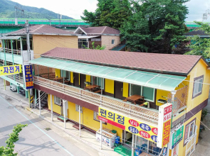 Cheongpyeong Gangmaeul Pension