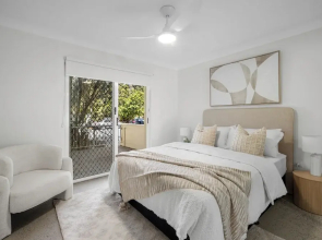Burleigh Breeze 2 Bed Beach Walk