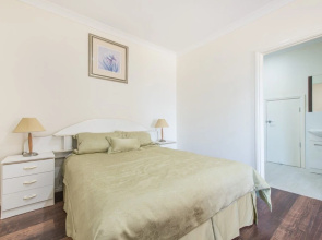 The Oasis - 6 Turnberry Drive, Links Lady Bay
