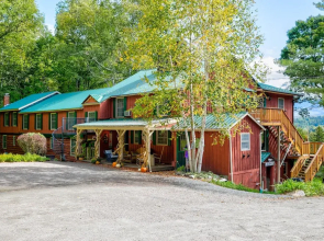 Timberholm Inn