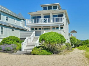 Panoramic Ocean Views: Westhampton Haven w/ Pool