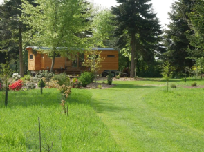 Tiny House, Kleinod im Grünen