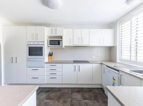 The Dunes15 38 Marine Dr fabulous unit with pool tennis court and across the road to the beach