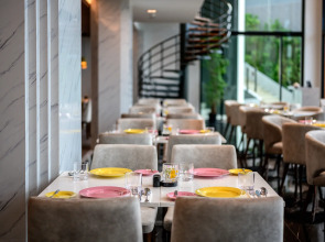 Курортный отель MIDA Grande Resort Phuket