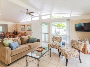 6307 Kaiwiki Pl Home 3 Bedrooms 2 Bathrooms Home