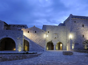Xemoni Hotel