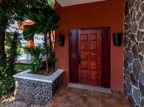 3-bedroom villa with pool - party deck and sweeping ocean views