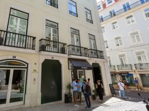 Spacious 1 Bedroom Apartment Near Baixa