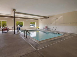 Super 8 Bismarck North