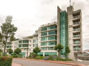 Luxury 1 bed Apartment Over Looking Cardiff Bay
