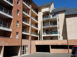 La Part du Lion - T1 rénové de 28 m2 pour 4 pers max - Terrasse avec vue calme et Parking - Résidence Foch - LOURDES Mairie