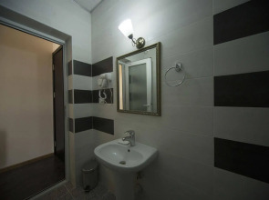 Отель Log Inn Boutique