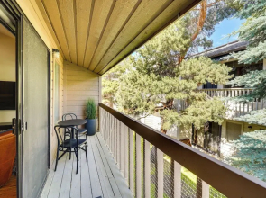 Walk to Main St & Lifts: Ketchum Townhouse!