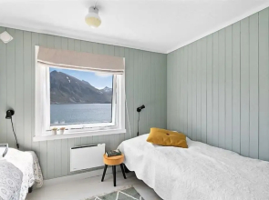 Private Cozy House by the Fjord