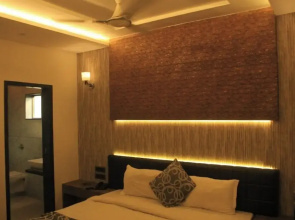 Sahyadri Guest House