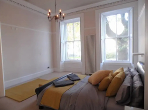 Spacious and Quiet Flat in the Heart of Finnieston