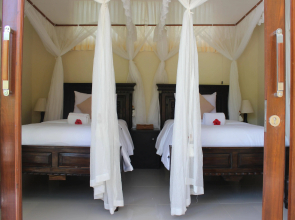 Arya Amed Beach Resort and Dive Center