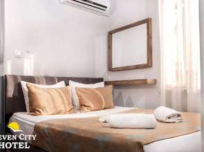 Seven City Hotel