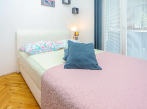 Apartment With Balcony, 5 min Walking to the Beach