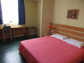 Home Inn Shantou Chaoyang Zhonghua Road Branch (Currently unavailable)