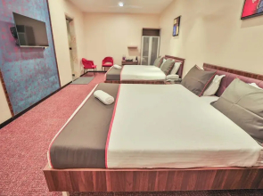 Hotel Crystal Crown