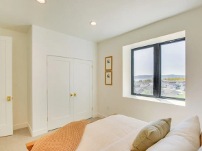 Luxe Retreat w/ Theater Room: Walk to Bear Lake!
