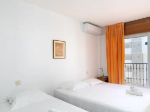 Apartment - 2 Bedrooms with Pool and WiFi - 107867