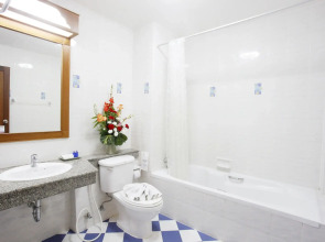 Отель Palmyra Patong Resort