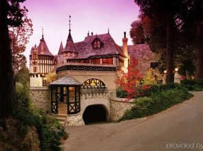 Thorngrove Manor
