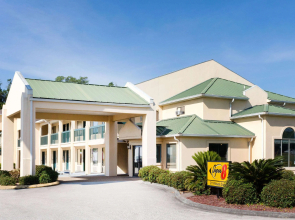 Super 8 by Wyndham Brunswick South/I-95