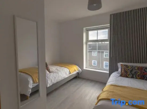 Sunbeam House Apartment 3