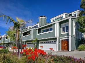 3br W/ Patio & Grill - 1 Mile To Beach & Pier Ave 3 Bedroom Townhouse