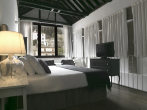 Shine Albayzín Hotel