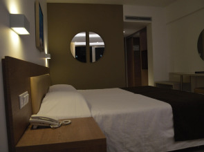 Vassos Nissi Plage Hotel & Spa