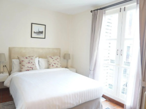 Ratchadamnoen Residence