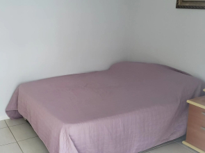 Apartamento confortável em Meia Praia - 200 metros da praia